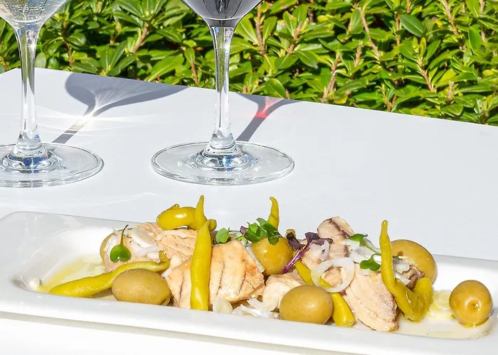 Готель Palacio De Aiete 4*